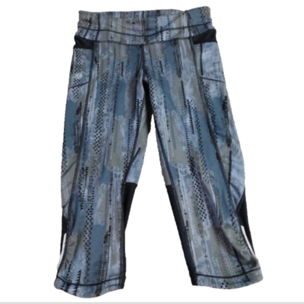 Athleta Be Free Kicker Capri Leggings Sz M Arrow Print Style #964250